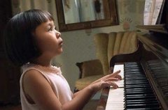 学钢琴硬笔书法更易造成儿童近视